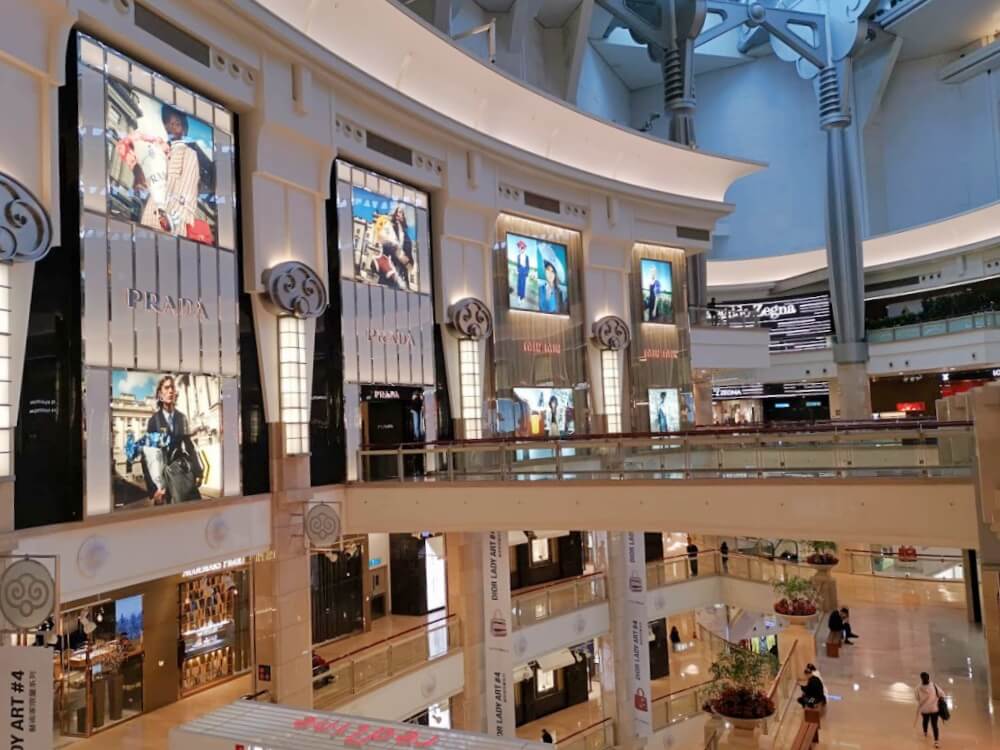 台北101　ショッピングモール　台湾の人気観光地